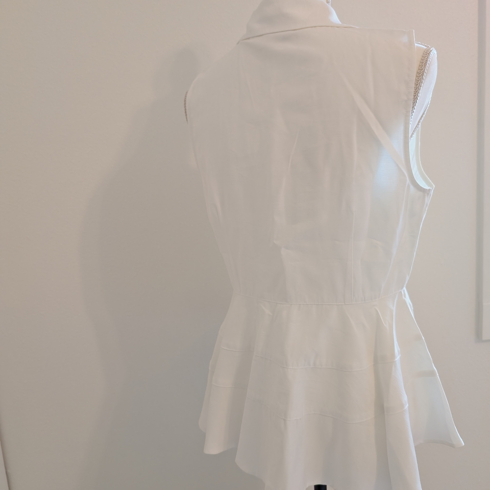 NWOT Pomander Place White Sleeveless Ashlen Rayon Peplum Top Size M - Picture 4 of 5